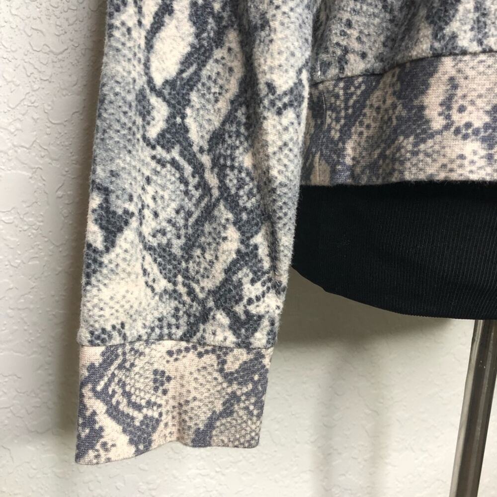 PAIGE cream gray snake python print sweatshirt kn… - image 4